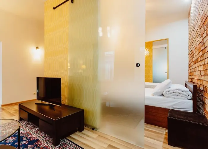 Kings City - Old Town Apartment